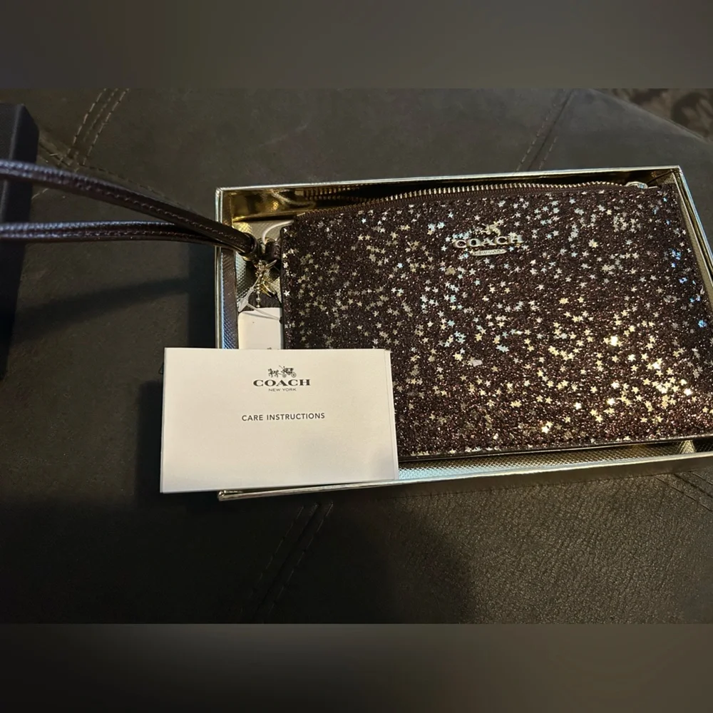 Coach wristlet - Picture 4 of 4